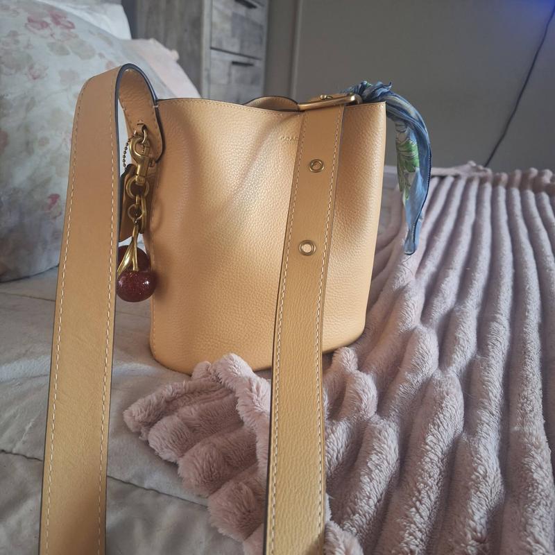Customer carousel item 1.