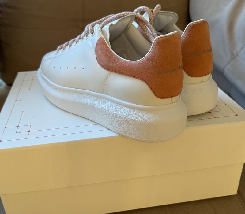 スニーカー Alexander McQueen Grommet Lug Sole Sneakers Alexander McQUEEN Women's Oversized Multicolor Grommet