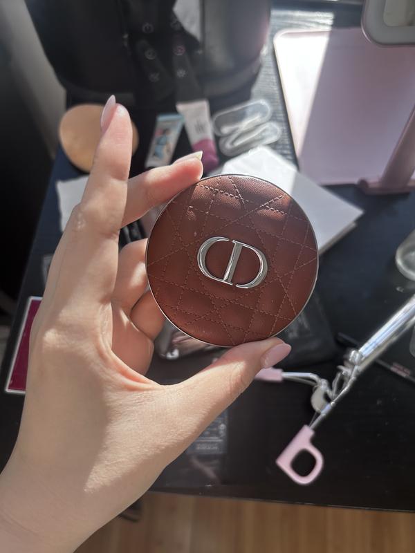 Customer carousel item 9.