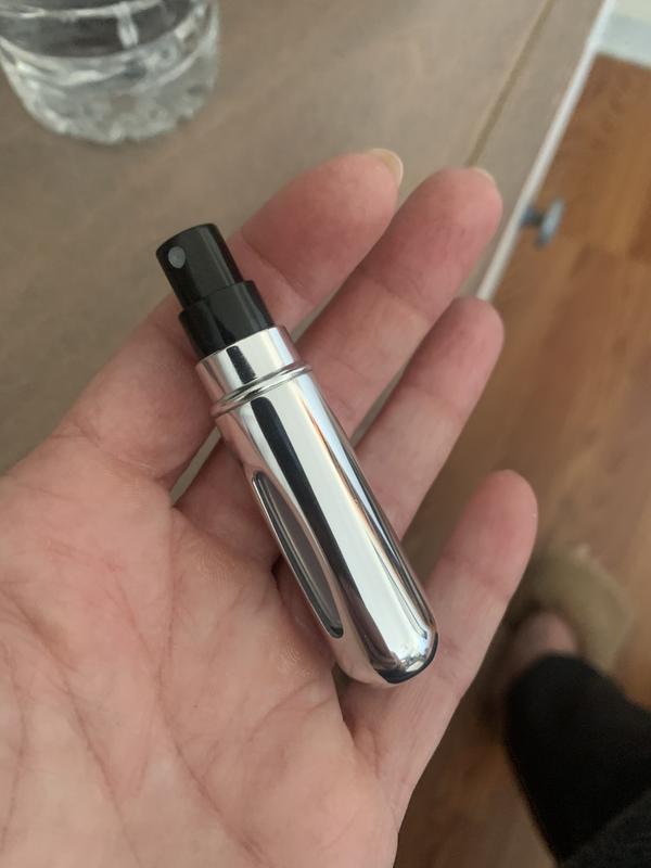 I transfer small amount to this so it’s fits in my small bag