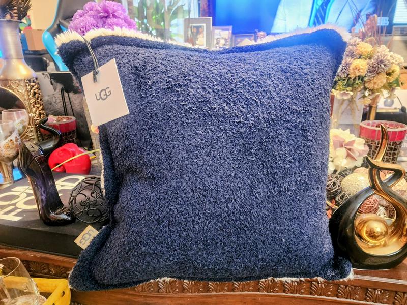 Ugg side clearance sleeper pillow review