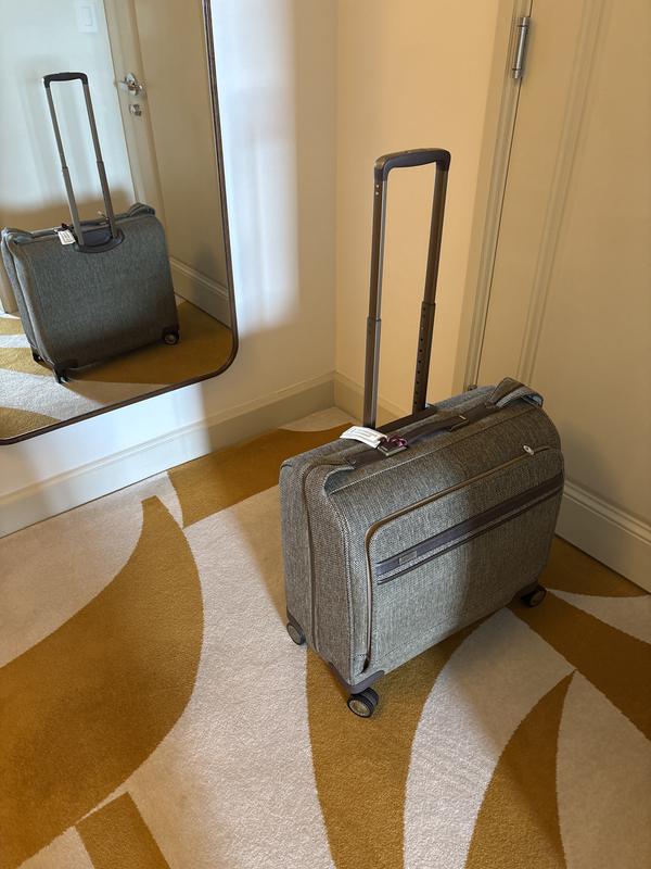 Customer carousel item 1.