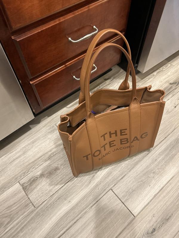 ＜Marc Jacobs＞'The Leather Large' トートバッグ オフホワイト Marc Jacobs Off-white 'the Leather Large' Tote | ModeSens
