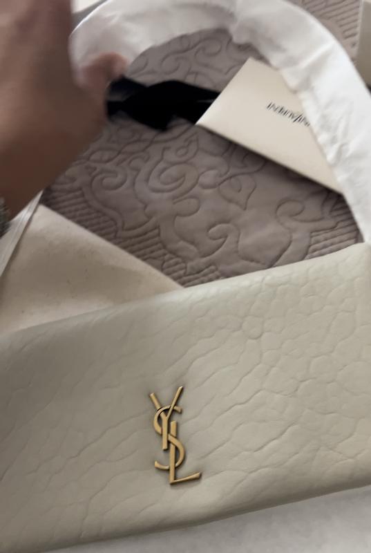 I returned,i do not like . It is not like online pictures, it is not beige it is more like gray and the cahin is very light and i do not like the gold color .