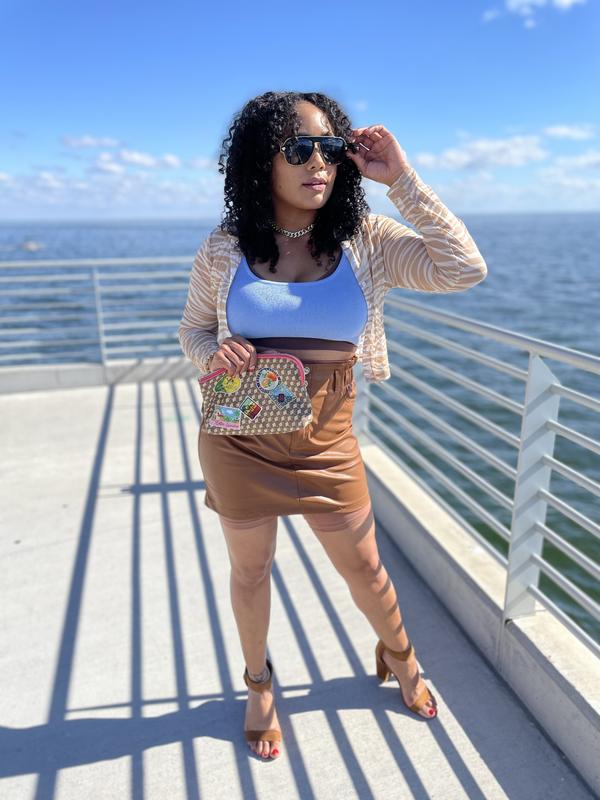 Great purchase for both women and men! It looked so good I had to get a wear myself.