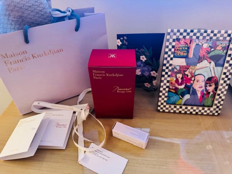 Customer carousel item 1.