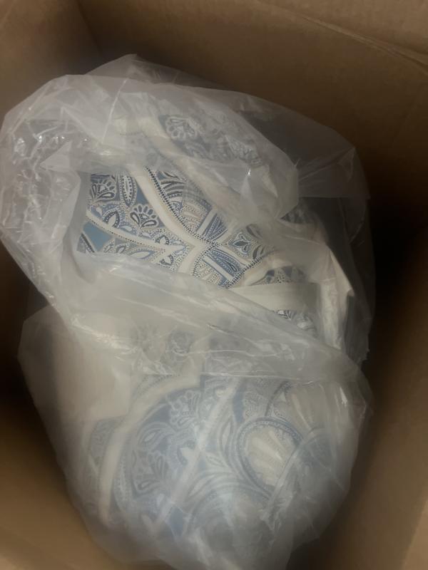 Was sent this cheap comforter, not the one I ordered.