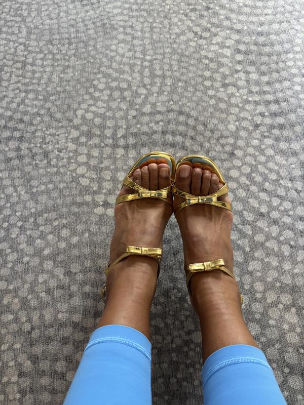 These are 8 1/2. I would have gotten the 9 if they were available!