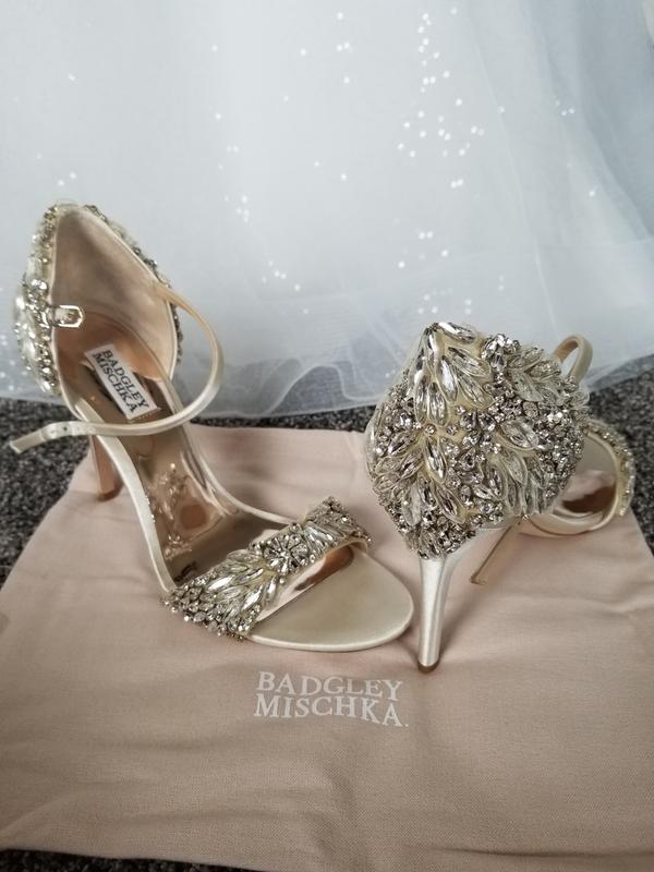 Badgley mischka tampa outlet ankle strap sandal