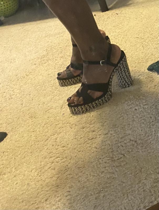 Don’t mind the ashy feet but you get the idea lol.