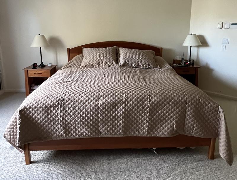 Crisp, modern and lovely Hudson Park coverlet!
