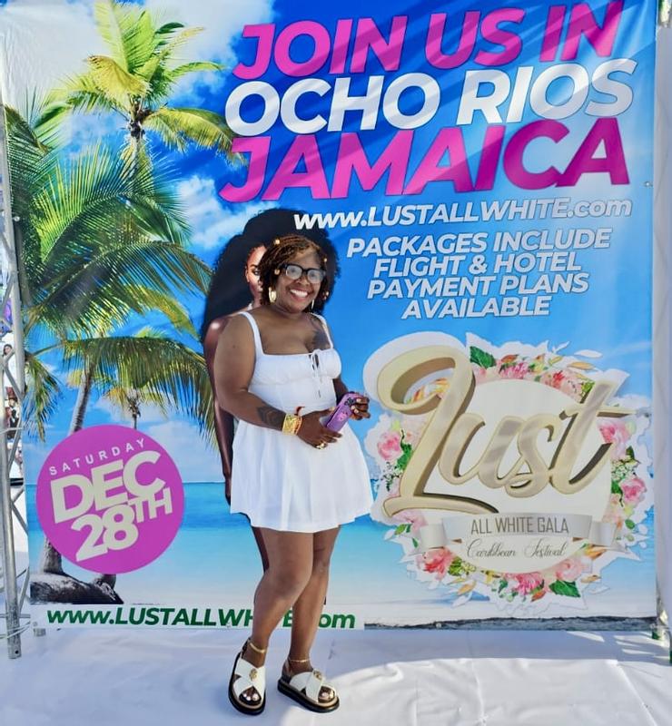 Customer carousel item 5.