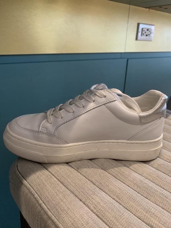 1 week old. Satisfied purchase