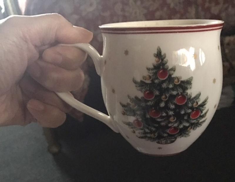 It also looks good with hot tea!