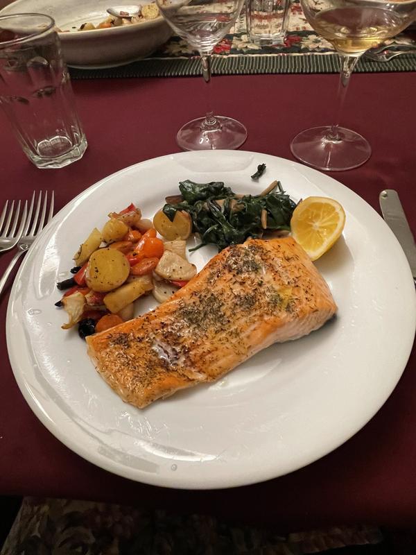 Simple salmon dinner