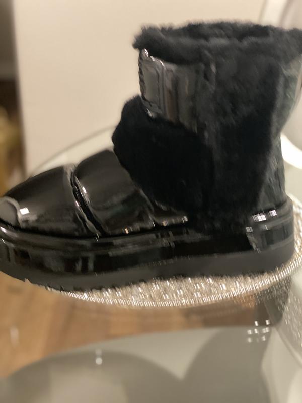 【大特価】UGG Chillapeak Shine Patent Fur ブーティ 大特価】UGG Chillapeak Shine Patent Fur ブーティ (UGG