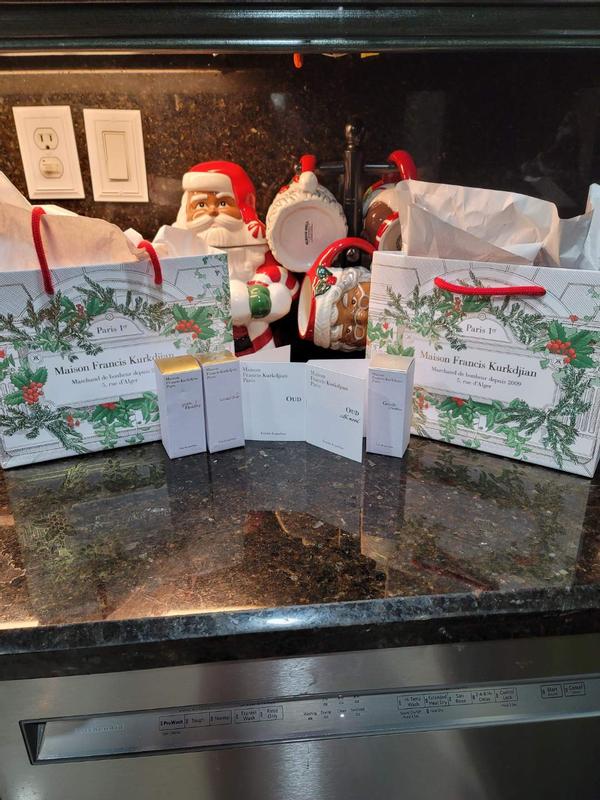 These all Christmas presents from hubby, he knew I liked them all and he liked these particular  ones on me, he couldn't decide so he bought all three and they gave him the rare Maison Francis Christmas bags with their samples inside