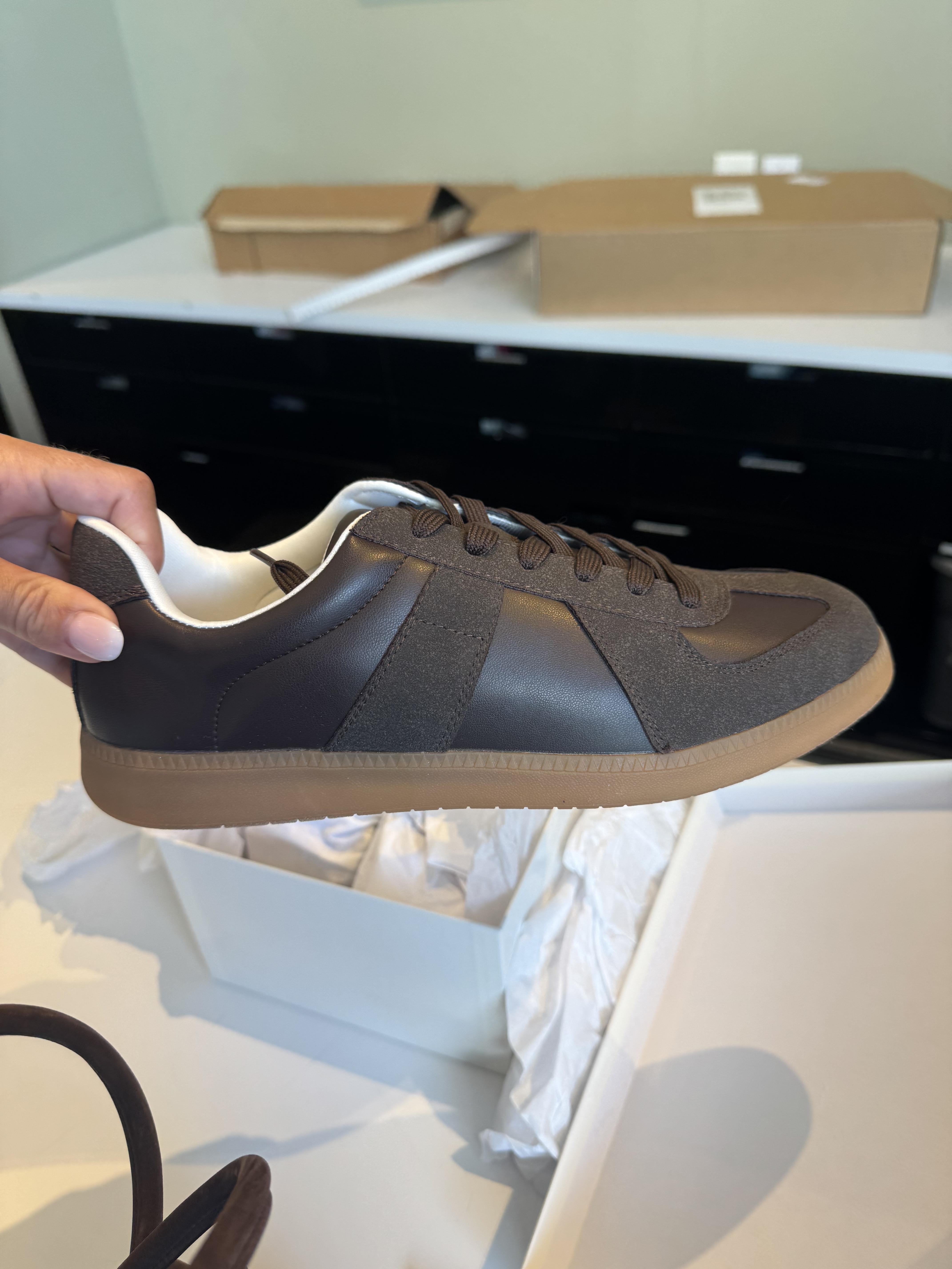 らじもららMaison Margiela REPLICA Maison Margiela Men's Replica Low Top Sneakers | Bloomingdale's Men