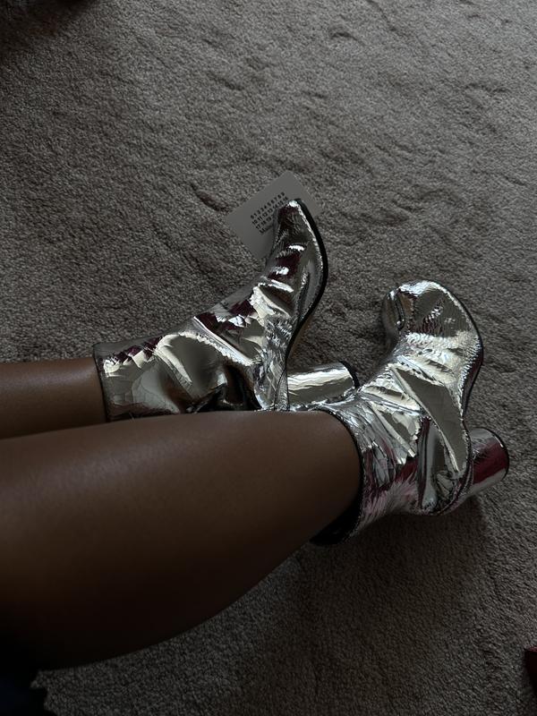 Pics from when I first unboxed. Follow my TikTok (lifeasjass) for an unboxing video!