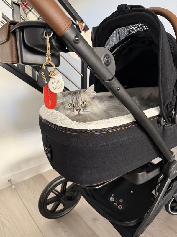 Customer carousel item 3.