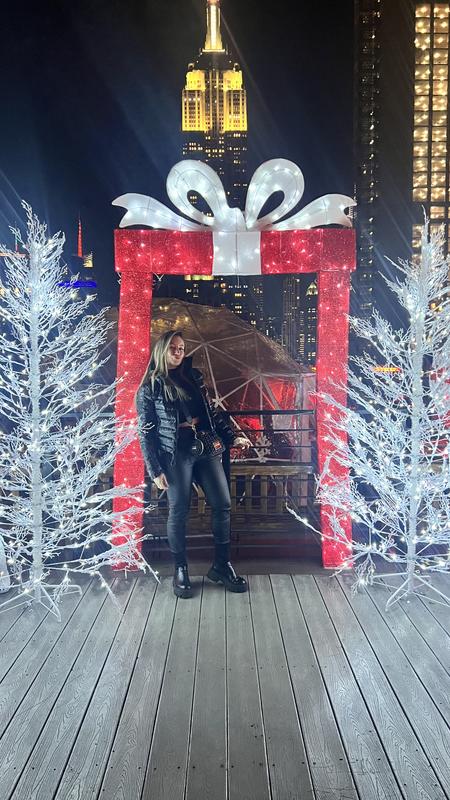 Customer carousel item 1.