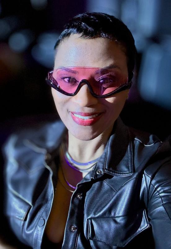 Gucci Fashion Show Mask Sunglasses, 99mm | Bloomingdale display picture 2