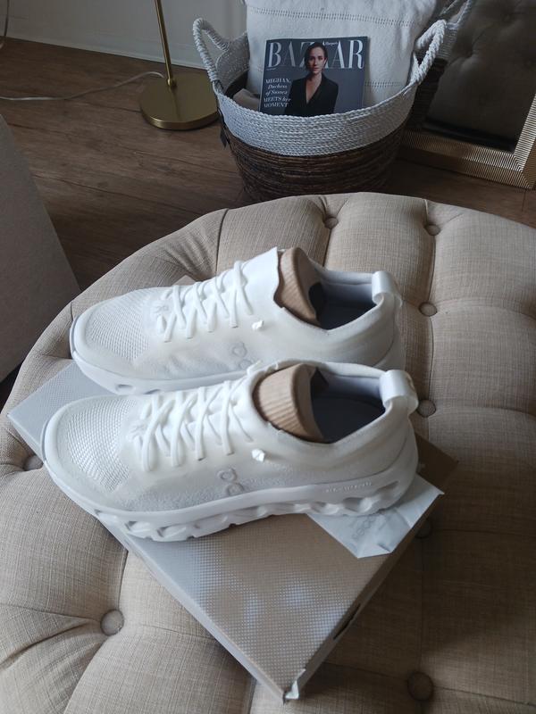 Customer carousel item 4.