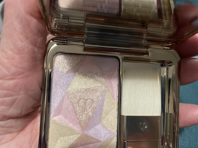 Clé de Peau Beauté Limited Edition The Luminizing Face Enhancer