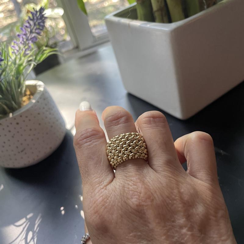 Classy and chic, easy to wear!