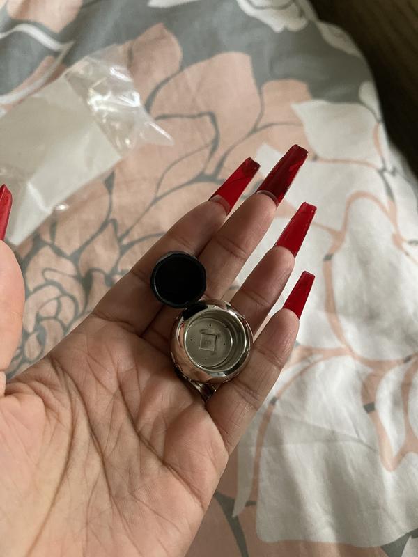 I believe the black piece should’ve been secured in the metal portion.