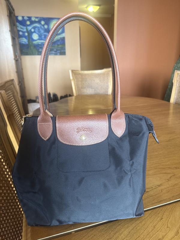 Customer carousel item 9.