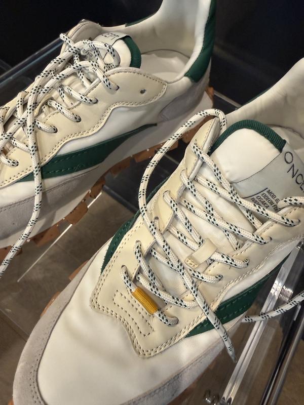 Laces 💚