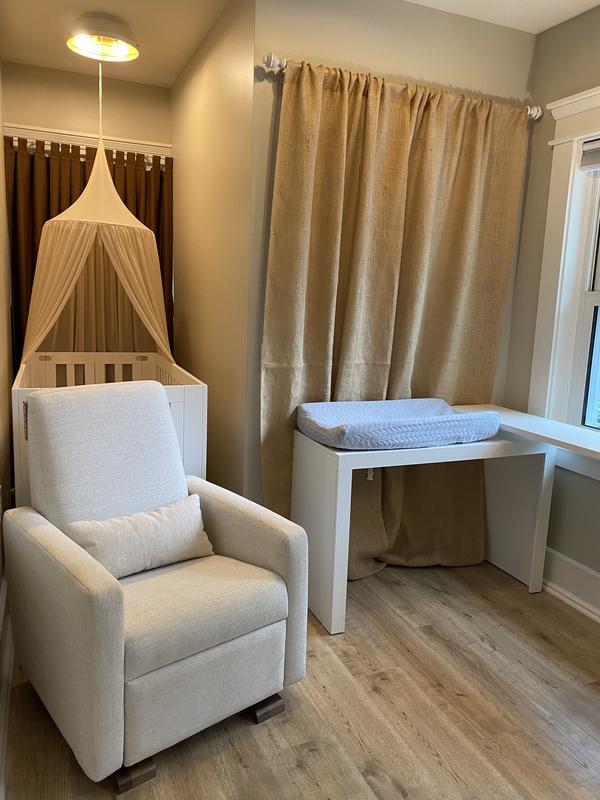 Crib fits perfectly in narrow space