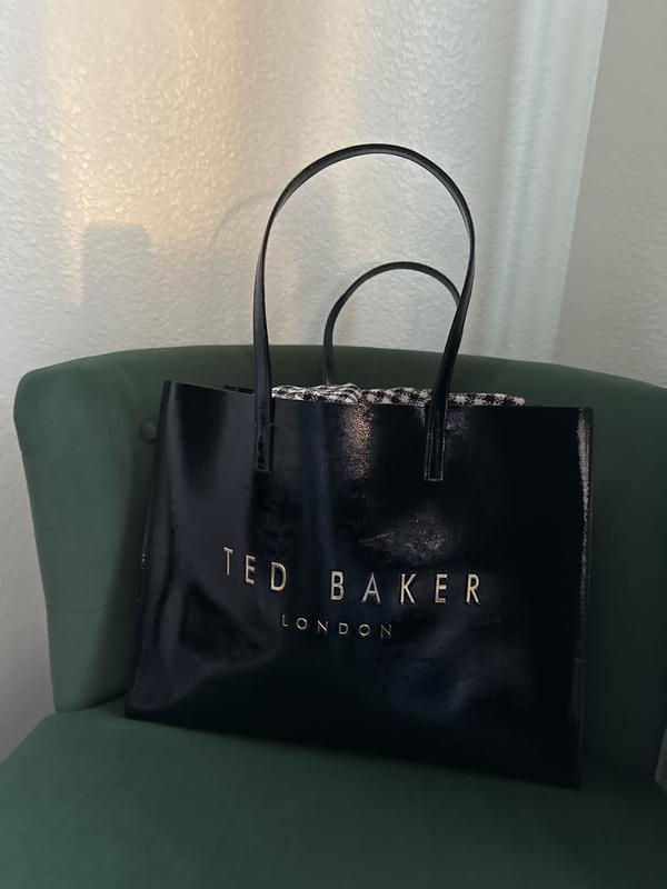 Fits a lot of my knickknacks.