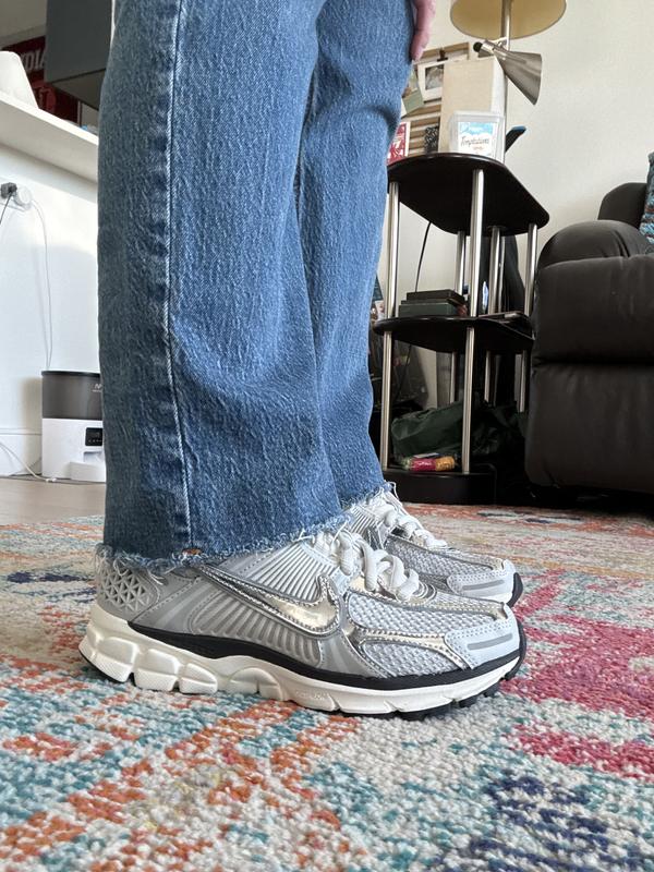 Customer carousel item 1.