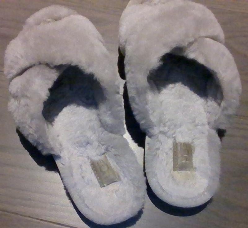 fur at heel wears away quickly