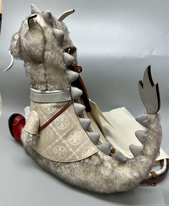 トリーバーチ YEAR OF THE DRAGON ドラゴン 2つ折りミニ財布 龍 楽天市場】トリーバーチ 二つ折り財布 ミニ財布 キラ レディース
