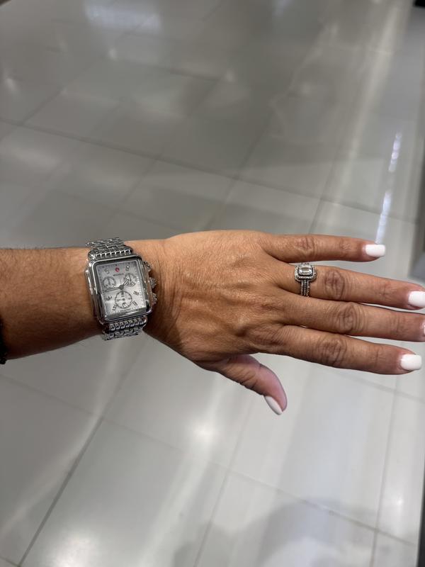 She is a happy Wife !