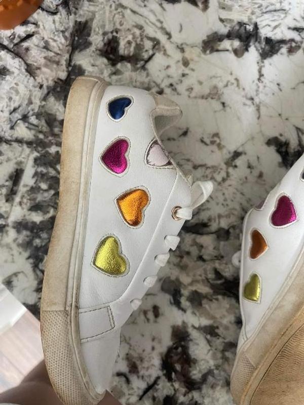 Cheshire ct what is going on I work for a wonderful company and love what Bloomingdale’s have done for generations what had been going on is not the standard that Bloomingdale’s represents