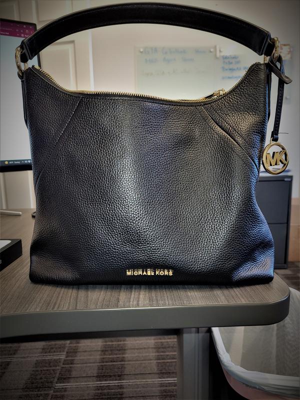 Micheal kors Aria large shoulder bag ⭐️price firm purchases