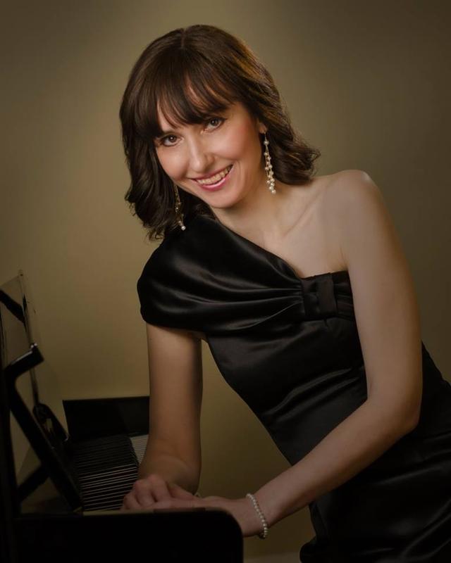 wearing Estee Lauder Double Wear Light Soft Matte Hydra Make Up