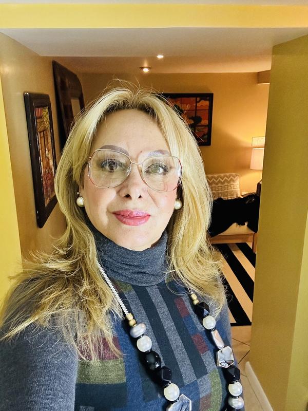 Looks radiant with glowing Mac strobe cream