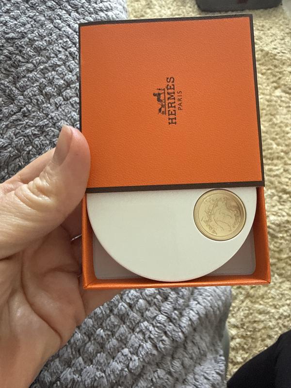 Customer carousel item 1.