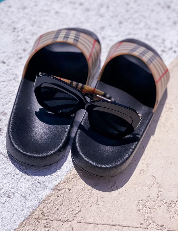 Burberry Slides woth Dust Bag Womens Size 5 Youth size 3.5 hotsell