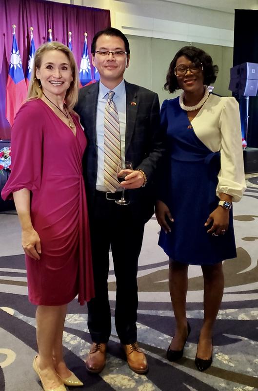 This dress would have been impossible without these Thinstincts shorts. I felt totally comfortable all evening!