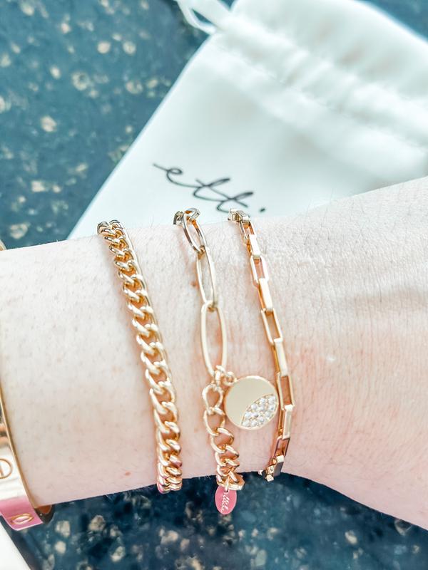 Lovely bracelet set!