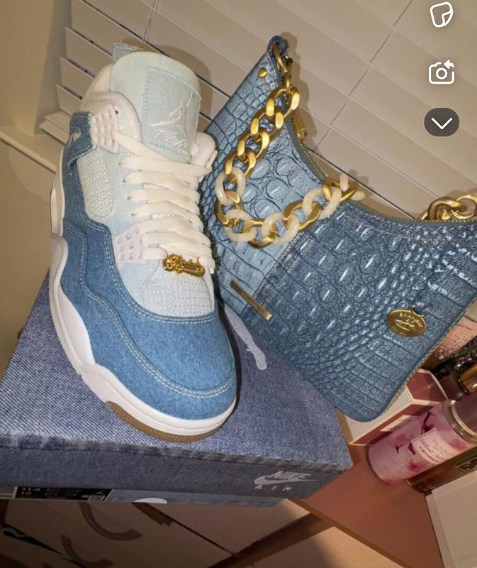 Customer carousel item 1.