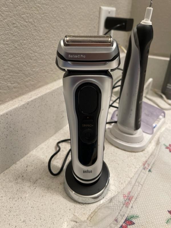 Braun Series 9 Pro 9465cc Wet/Dry Self-Cleaning Shaver
