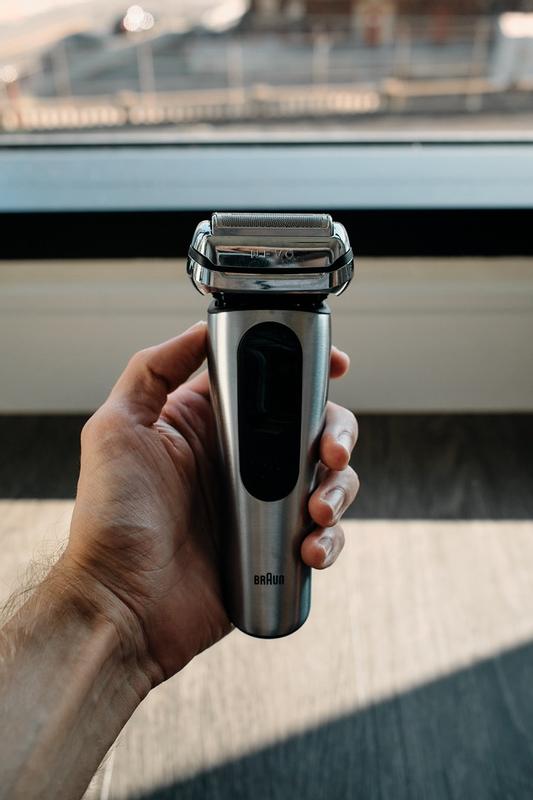 Braun NEVO 11000c Premium Men's Electric Shaver, Silver | Braun US