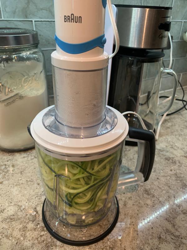 Braun MQ5064 MultiQuick Spiralizer and Hand Blender with 3 Spiralizing  Blades, Blending Wand, 5-Cup Chopper, and Blender 